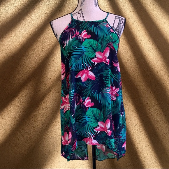 Hibiscus 🌺 floral vacation top SMALL - Picture 3 of 6